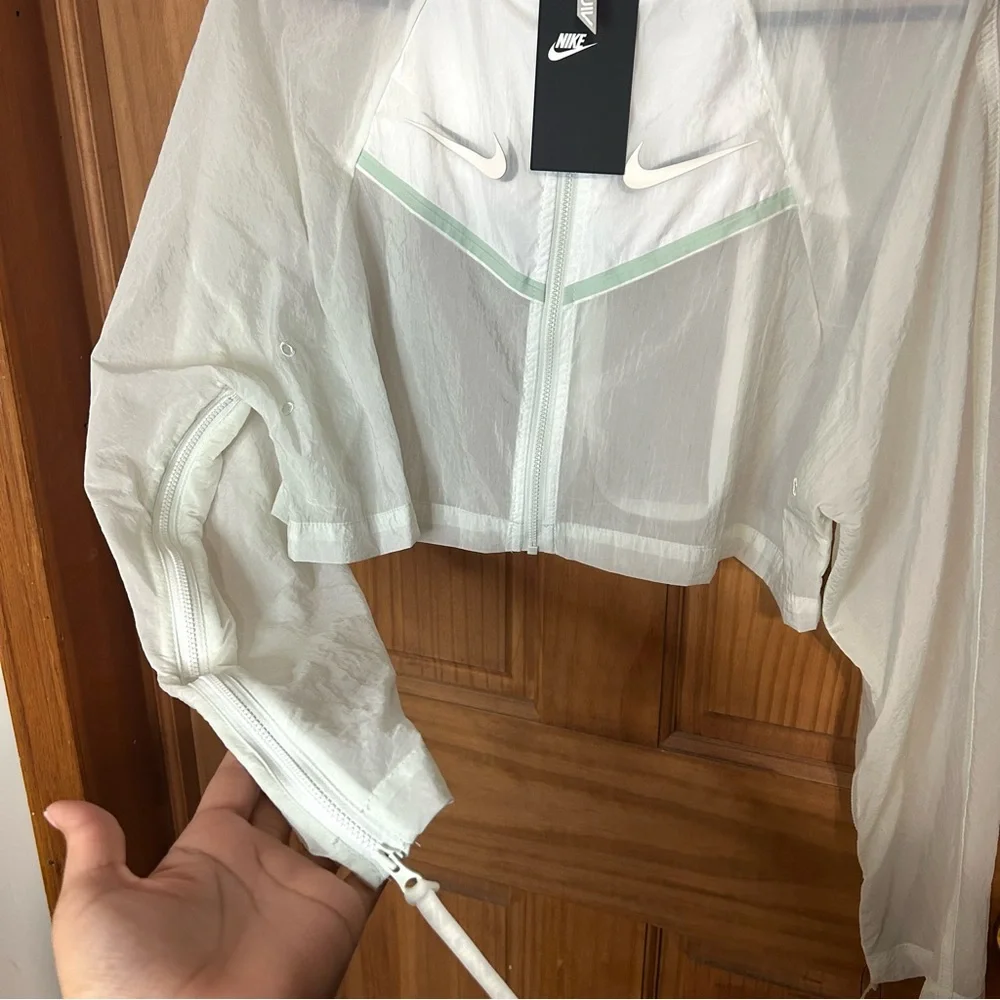 Nike women running division water/wind repel jacket, white/green - Picture 4 of 11